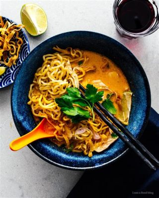  Khao Soi！ Creamy Coconut Curry Meets Crispy Noodles In This Northern Thai Delight